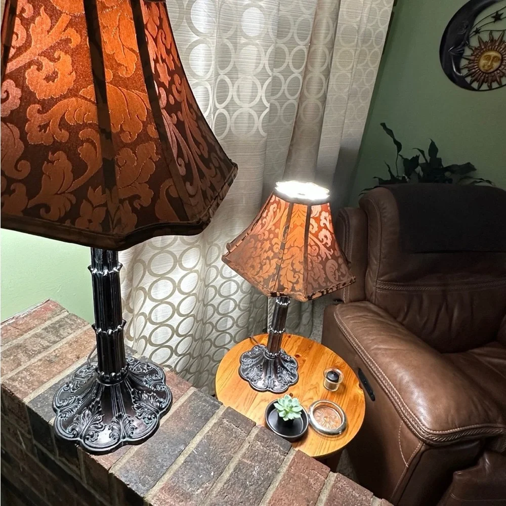 Vintage Mid-Century Demask Satin Table Lamps Pair - Hollywood Regency 60s